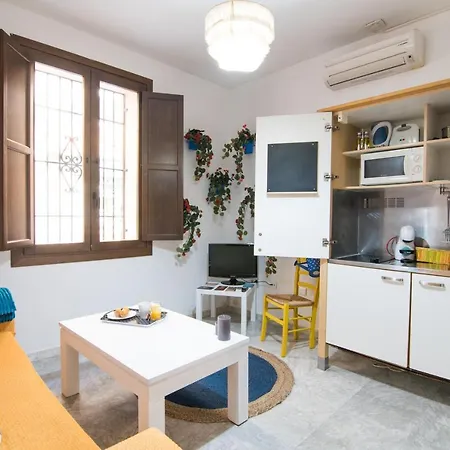 Tuguest Plaza De Gracia Apartman *