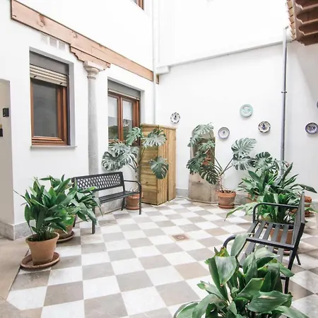 Tuguest Plaza De Gracia Apartman